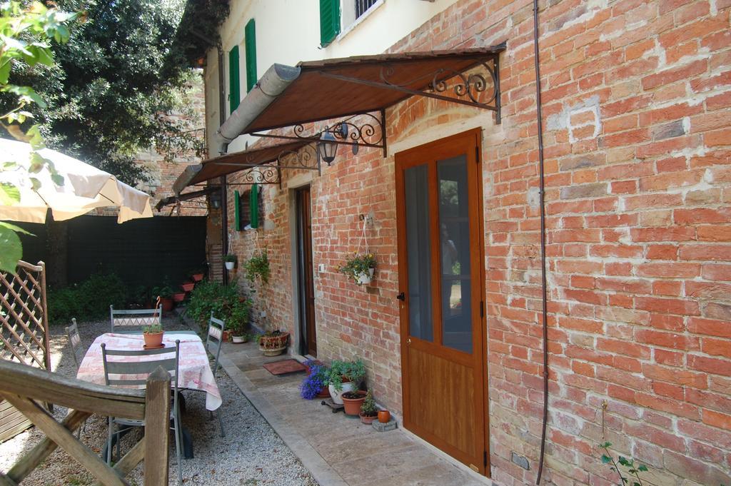 Hostal La Spiga D'Oro Pozzo  Exterior foto